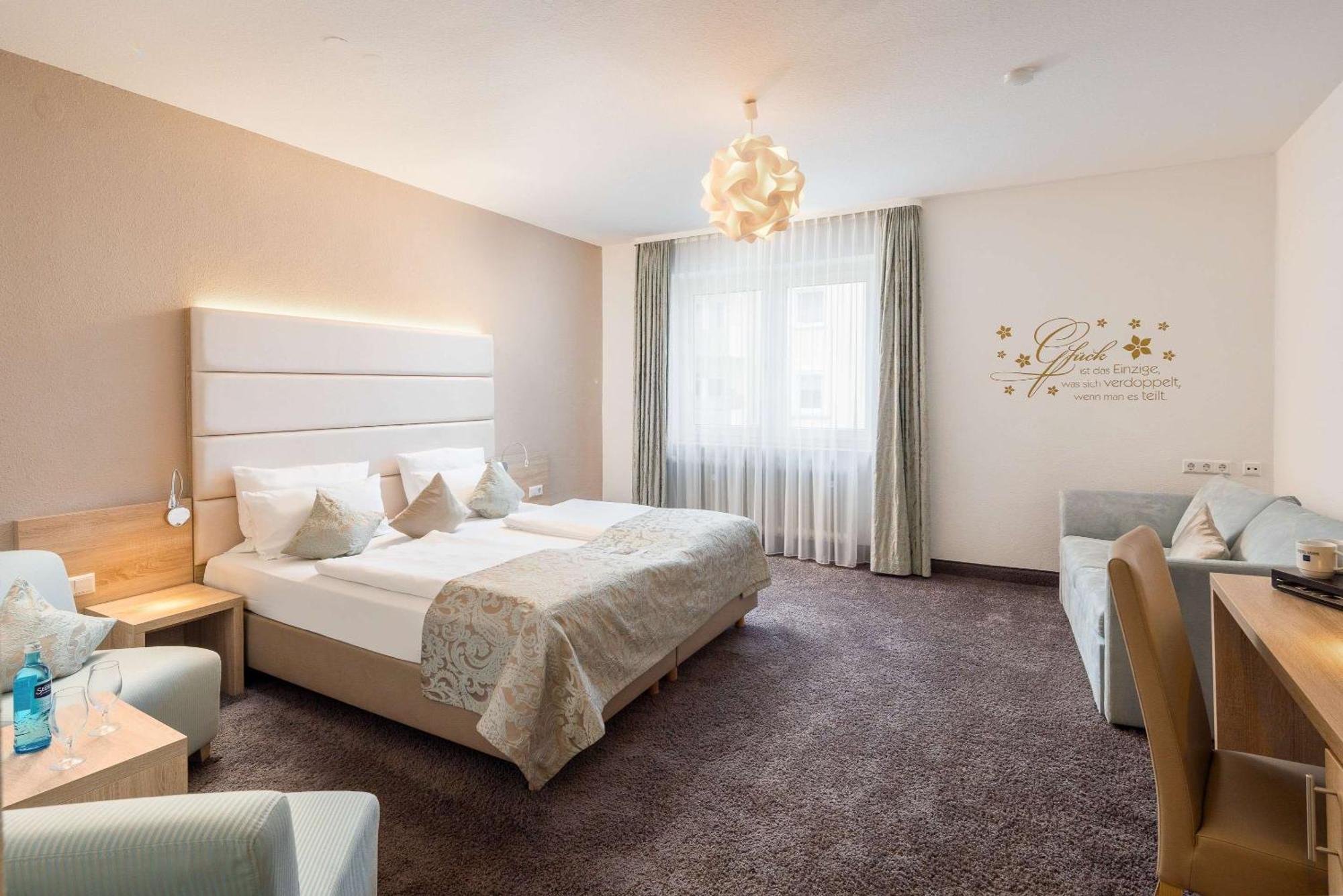 Best Western Hotel Lamm Зинген Екстериор снимка