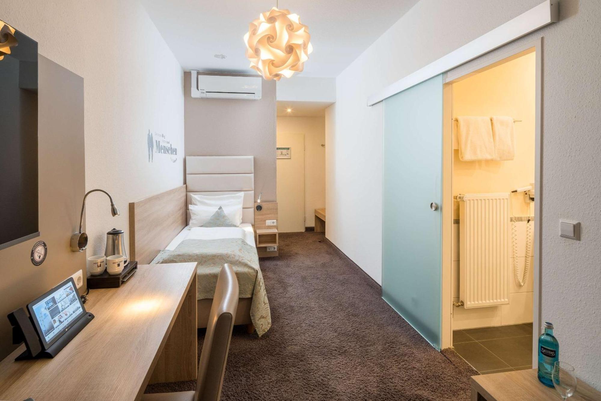 Best Western Hotel Lamm Зинген Екстериор снимка