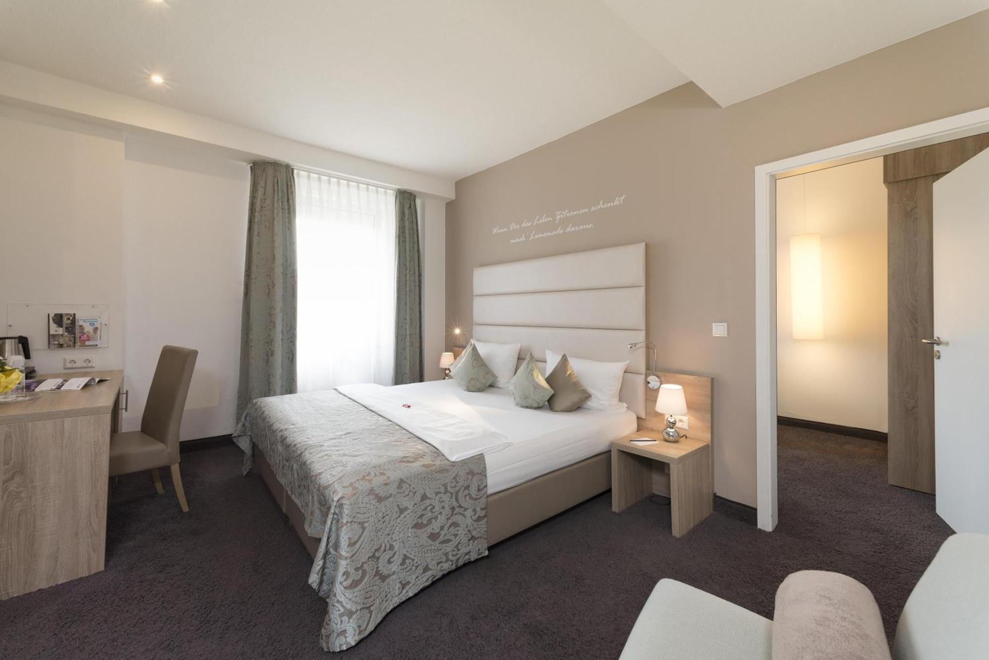 Best Western Hotel Lamm Зинген Екстериор снимка