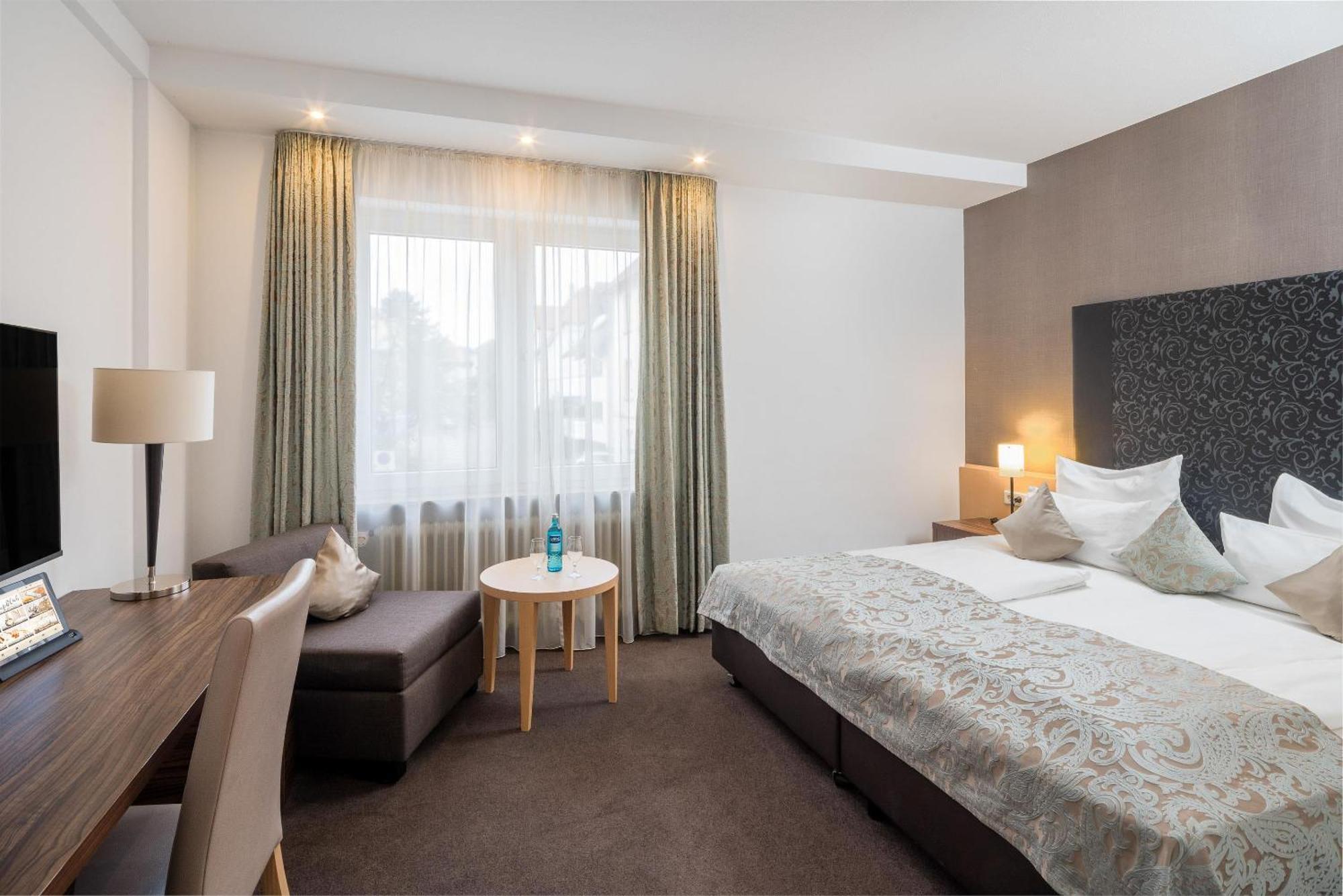 Best Western Hotel Lamm Зинген Екстериор снимка