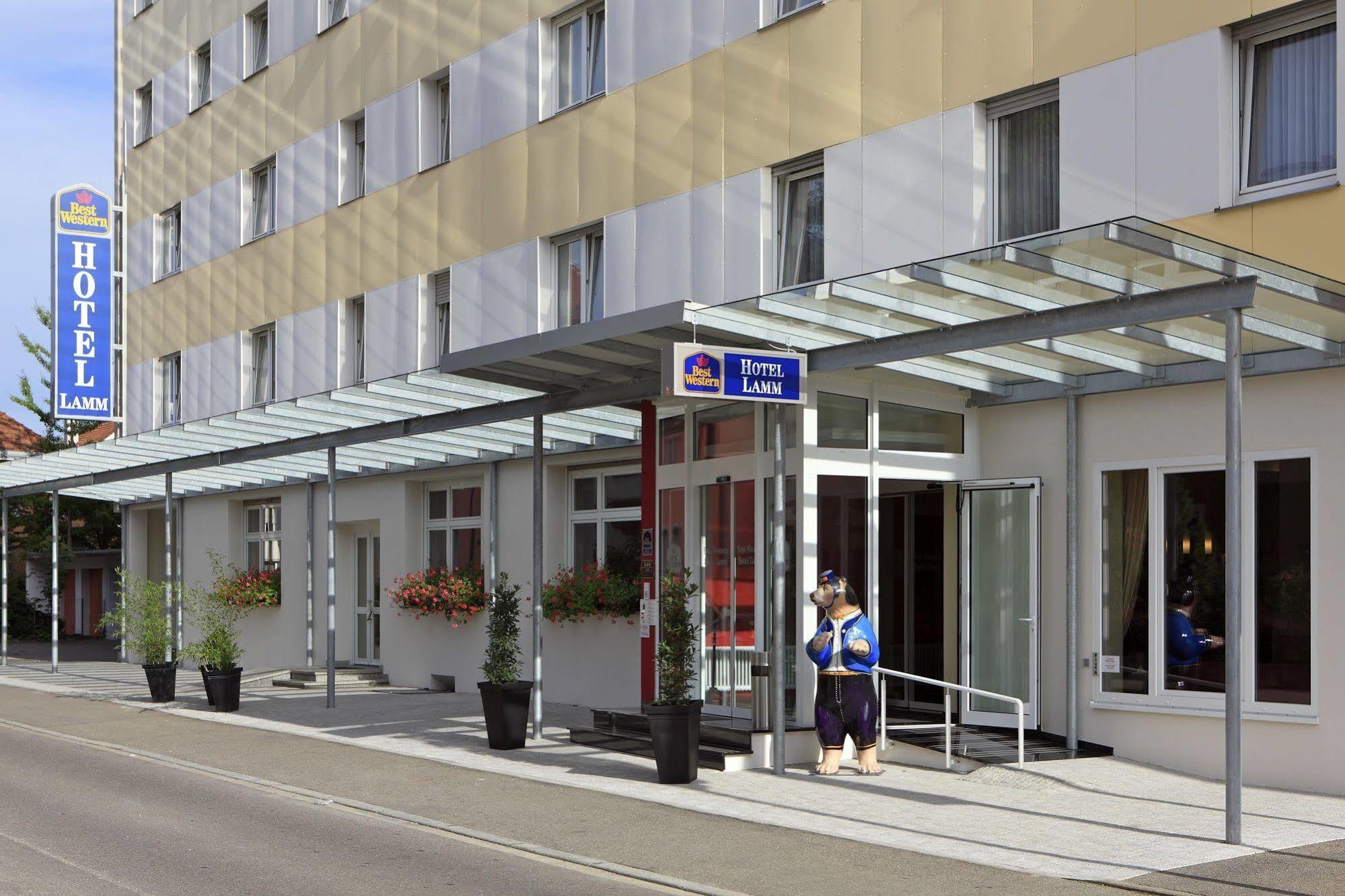 Best Western Hotel Lamm Зинген Екстериор снимка